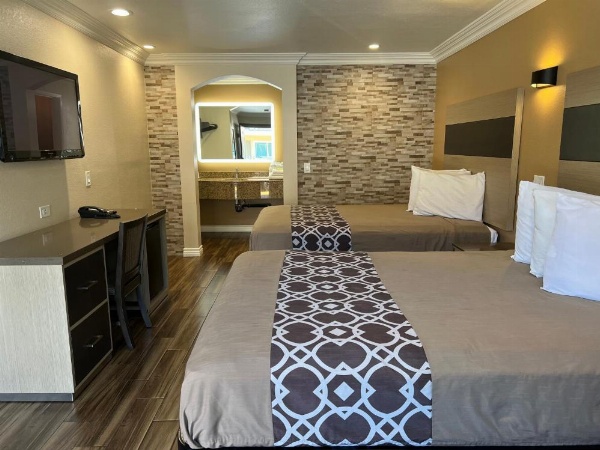 Walnut Inn & Suites West Covina image 20