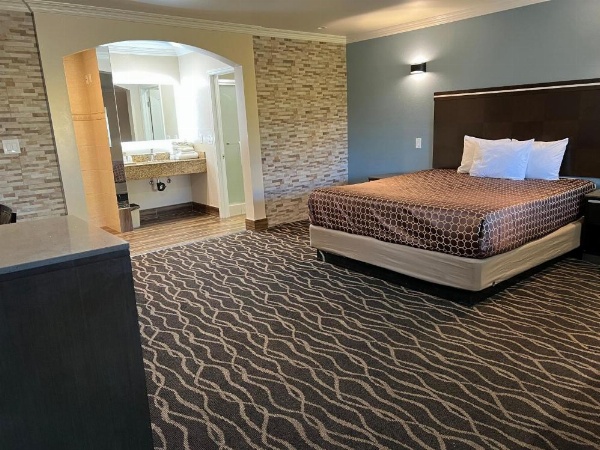 Walnut Inn & Suites West Covina image 29